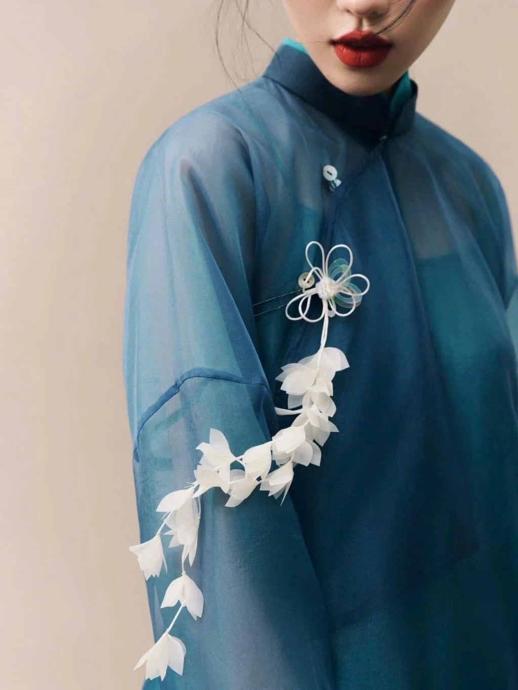 Dựa vào hoàn cảnh và tính chất sự kiện