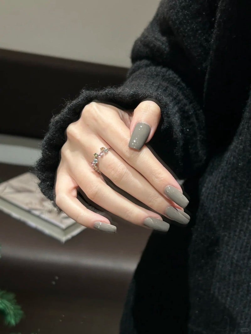 mệnh thủy sơn móng tay màu gì