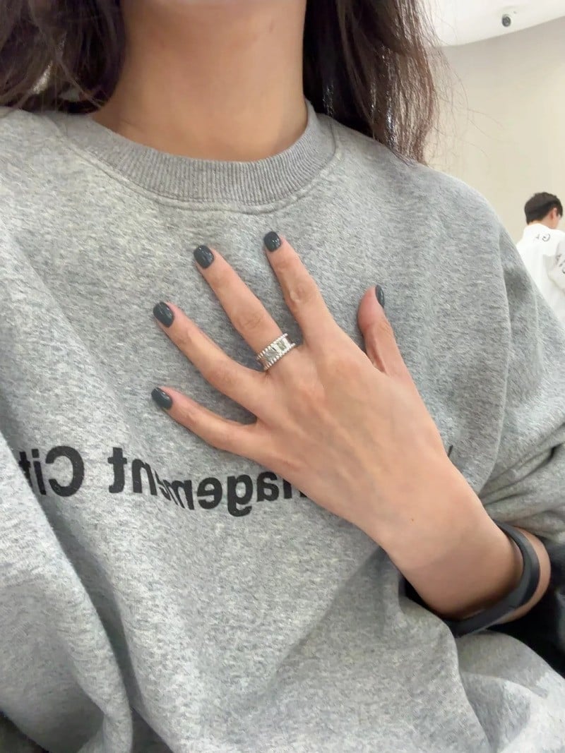 mệnh thủy sơn móng tay màu gì