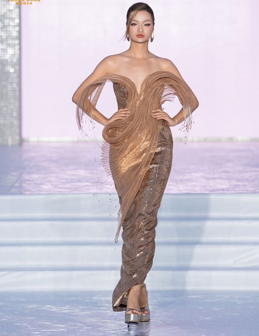 shop bán đầm dự tiệc đẹp Iconic Saigon