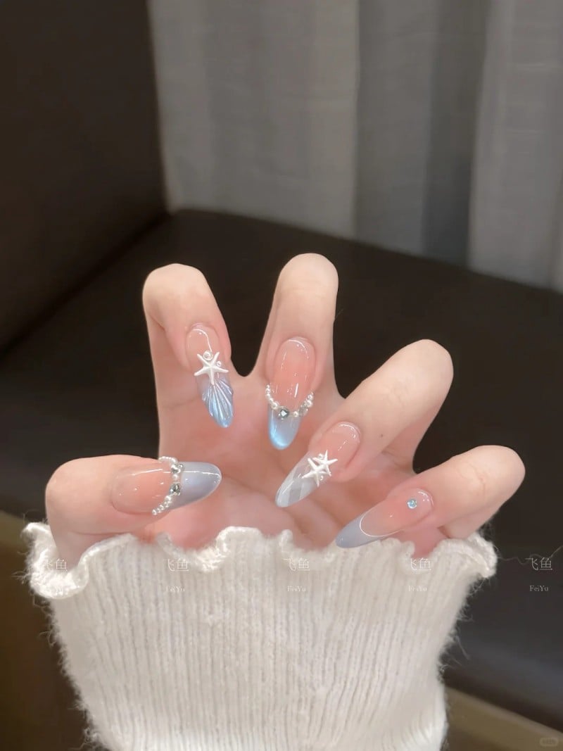 nail màu xanh dương nhạt