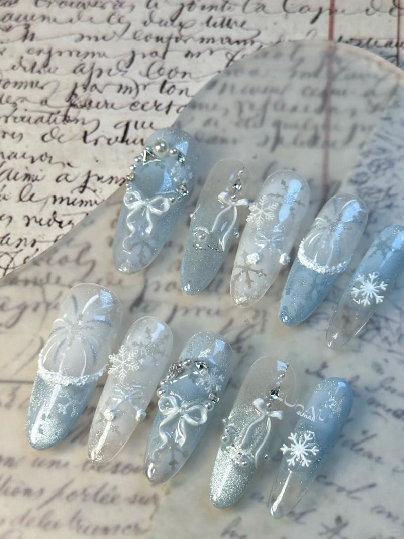 nail màu xanh dương nhạt