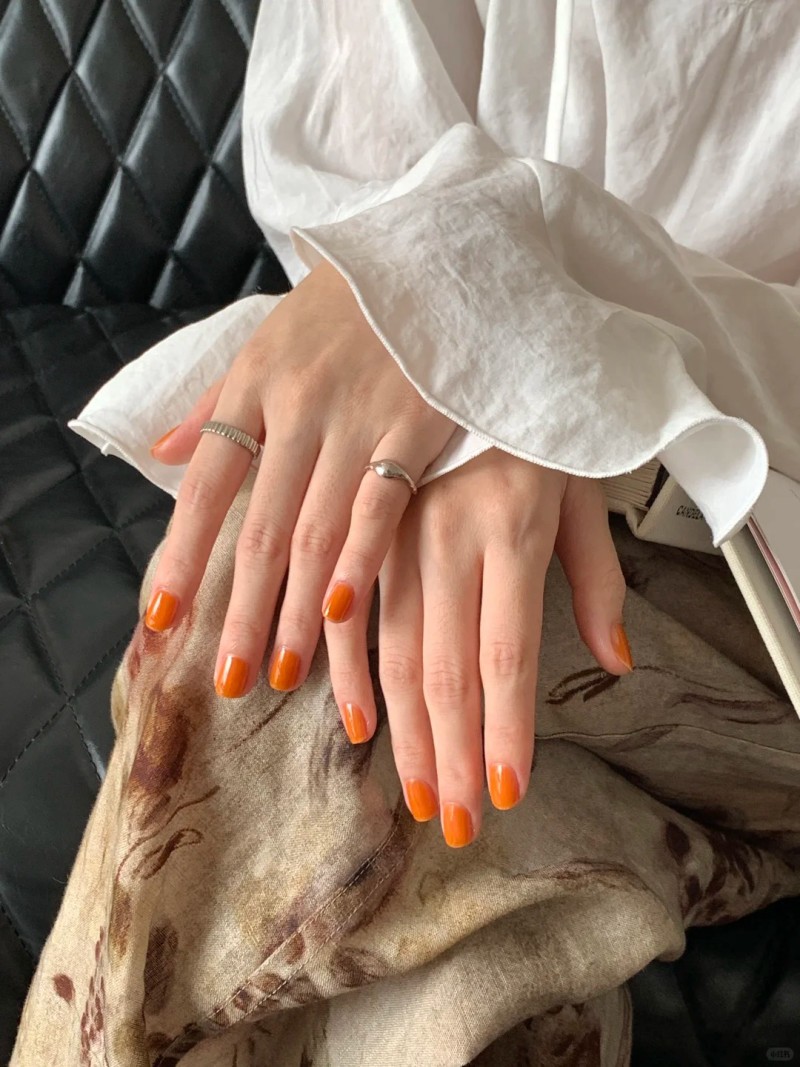 mệnh kim sơn móng tay màu gì