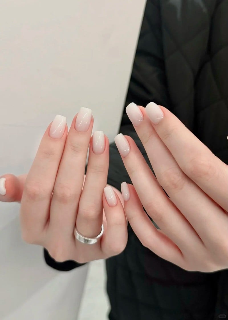 mệnh kim sơn móng tay màu gì