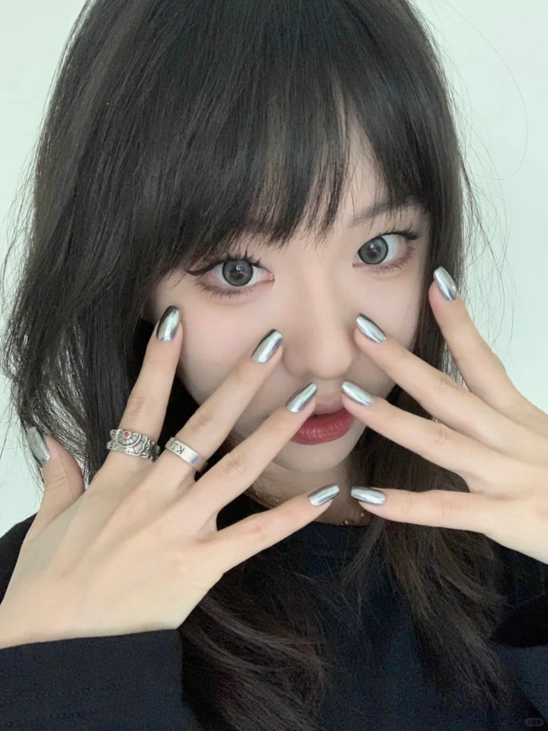 mệnh kim sơn móng tay màu gì