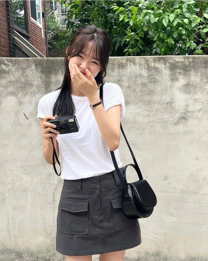 chân váy chữ a dáng ngắn