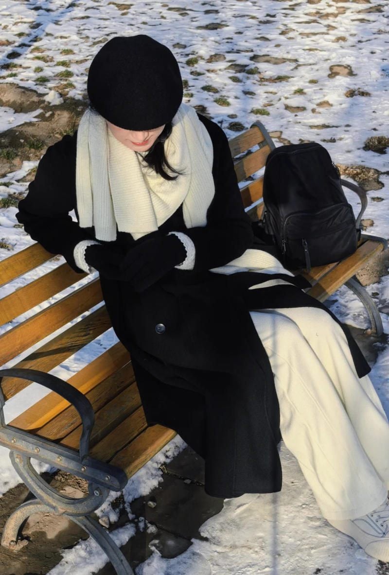 Khăn len màu trắng/kem