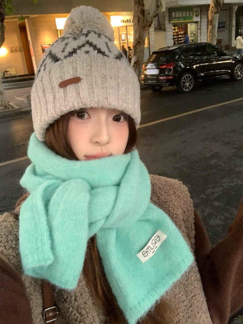 Khăn len màu xanh mint