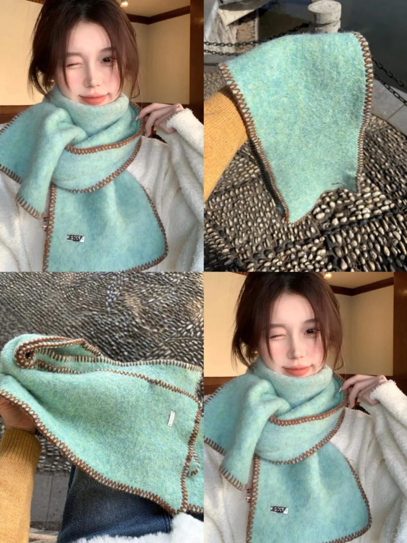 Khăn len màu xanh mint