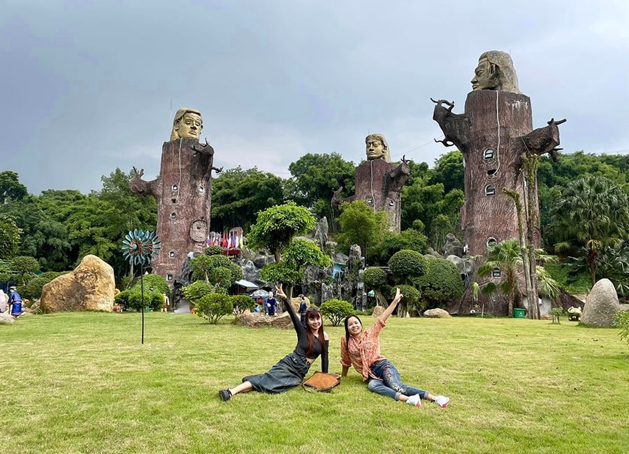 Đặc điểm địa hình, cảnh quan đa dạng của khu du lịch