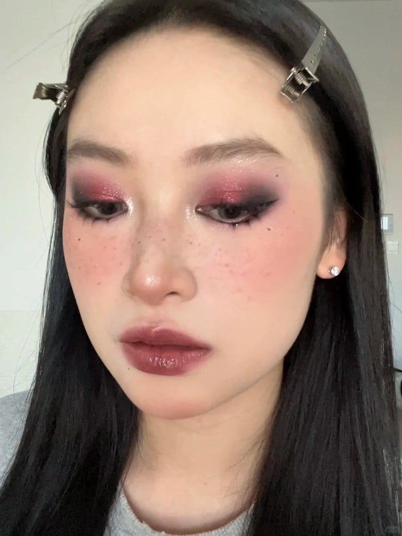 makeup tone đỏ