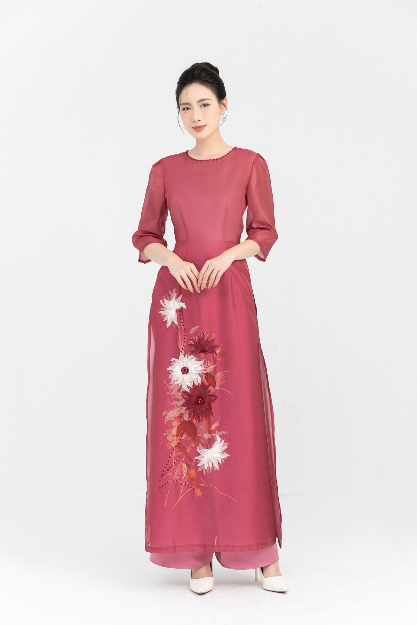 Mẫu 21: Áo dài hồng vỏ đỗ voan tơ thêu hoa