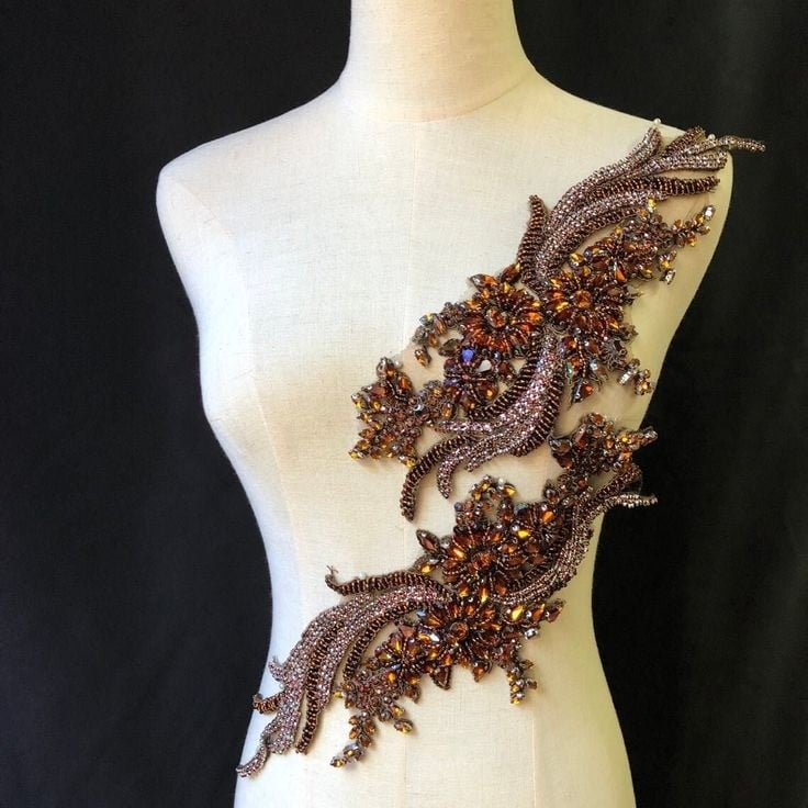 24. Mẫu cành hoa đá màu hổ phách/đồng