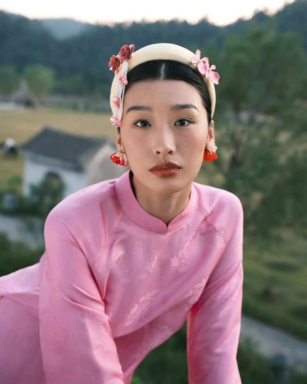 Mấn thêu tay họa tiết hoa xuân