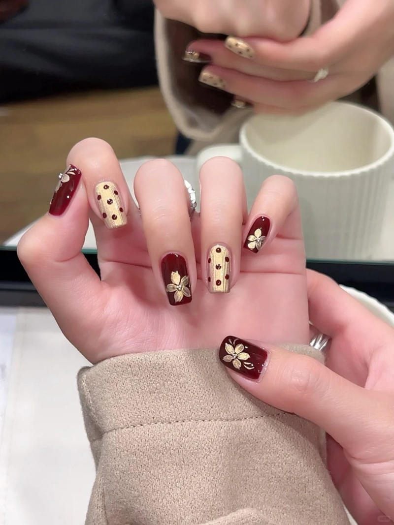 Họa Tiết Nổi Bật