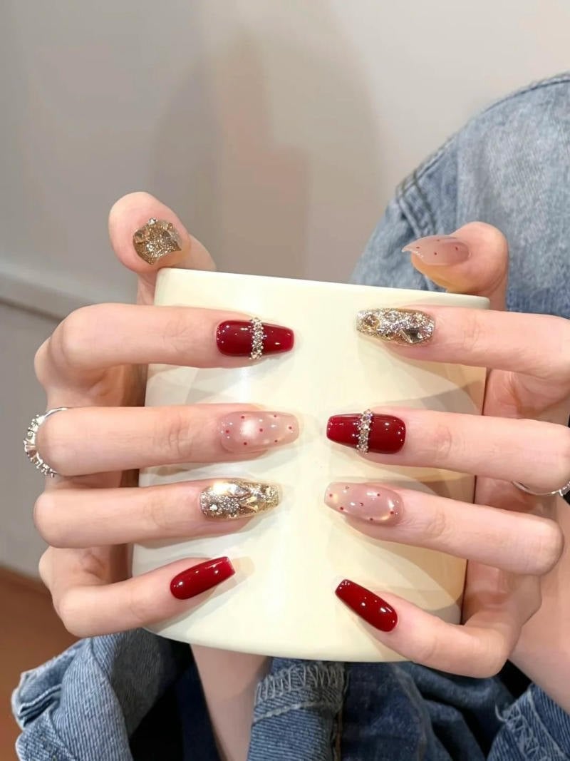 Chất Liệu & Kỹ Thuật Trang Trí