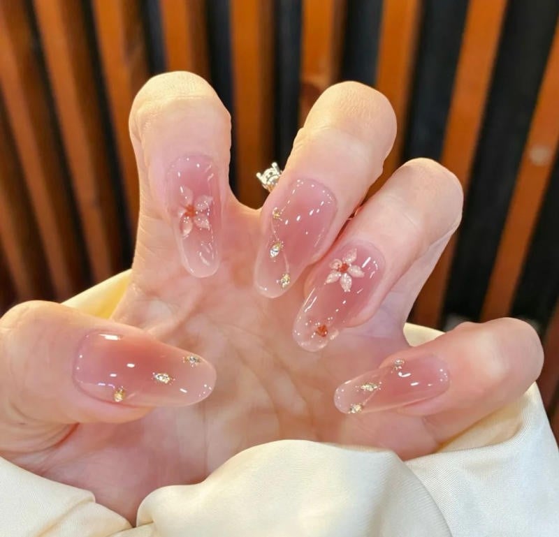 Xu hướng nail Tết nào phù hợp với cô nàng công sở?