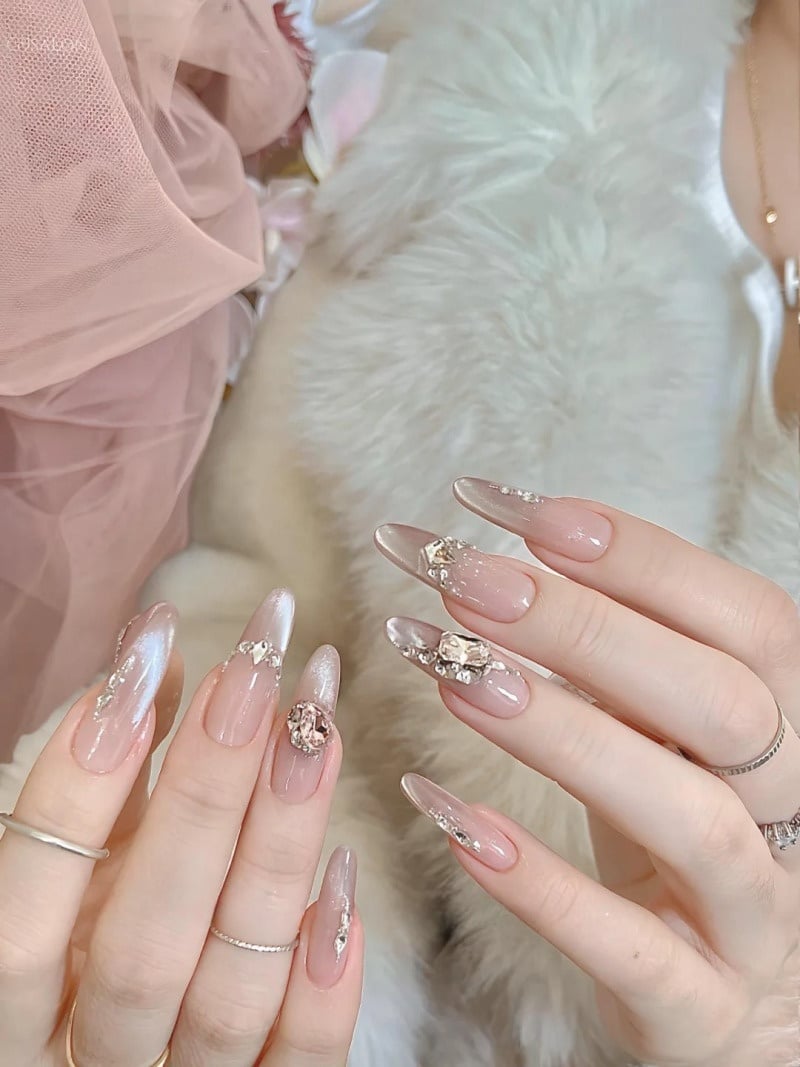 mẫu nail đính đá