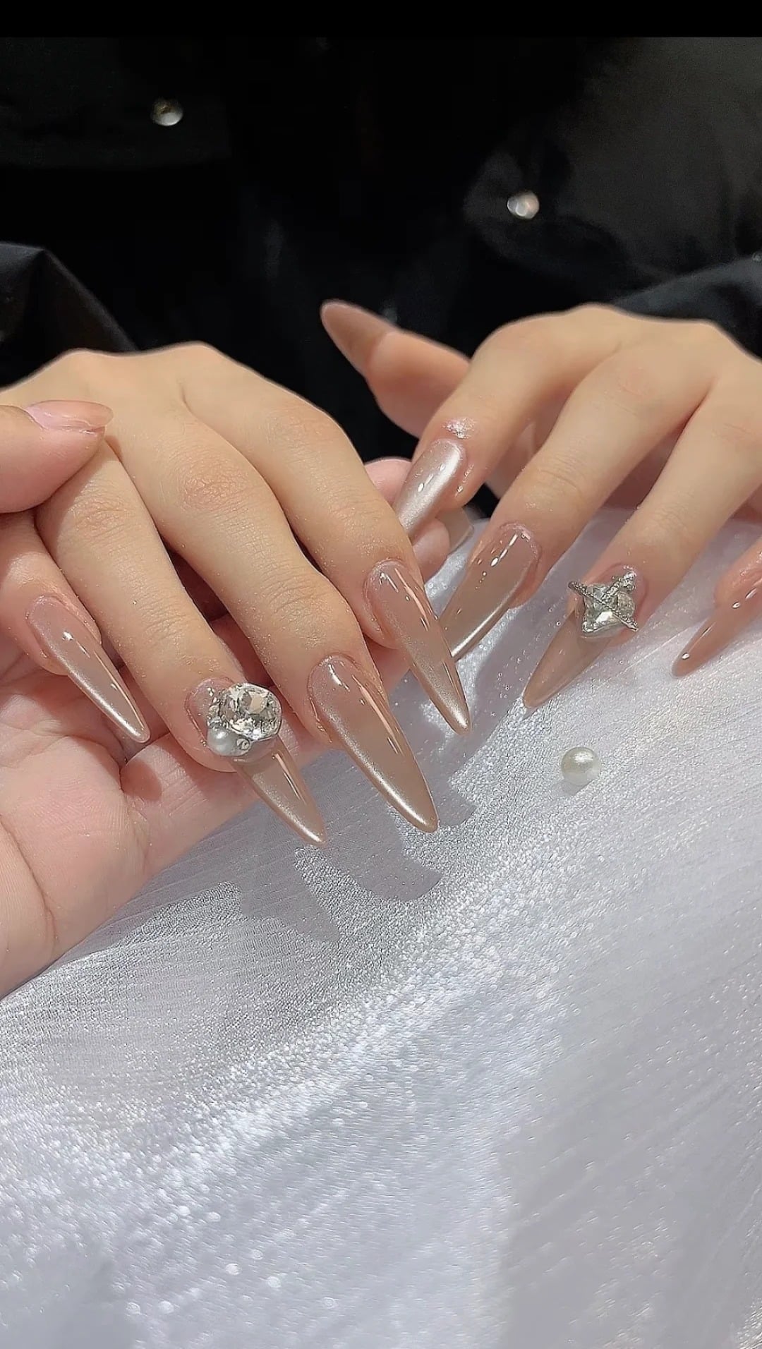 mẫu nail mắt mèo