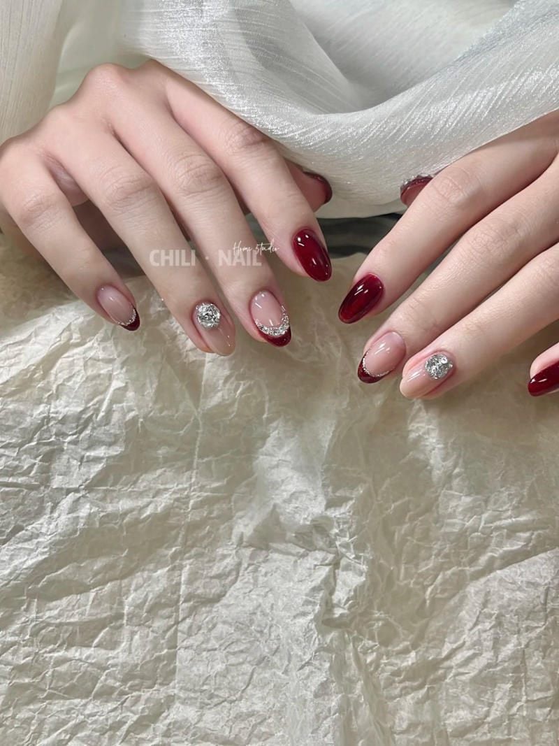 Nail Tết french đầu móng