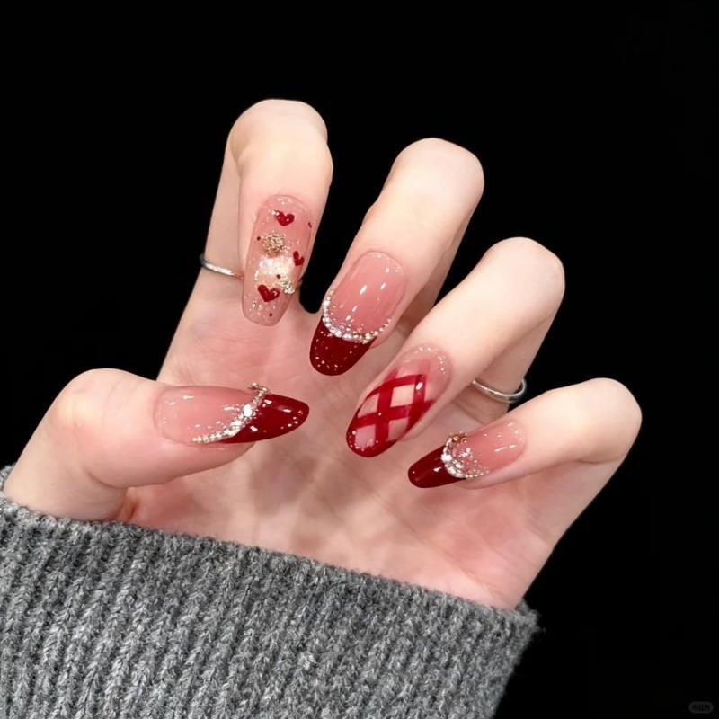 Nail Tết french đầu móng