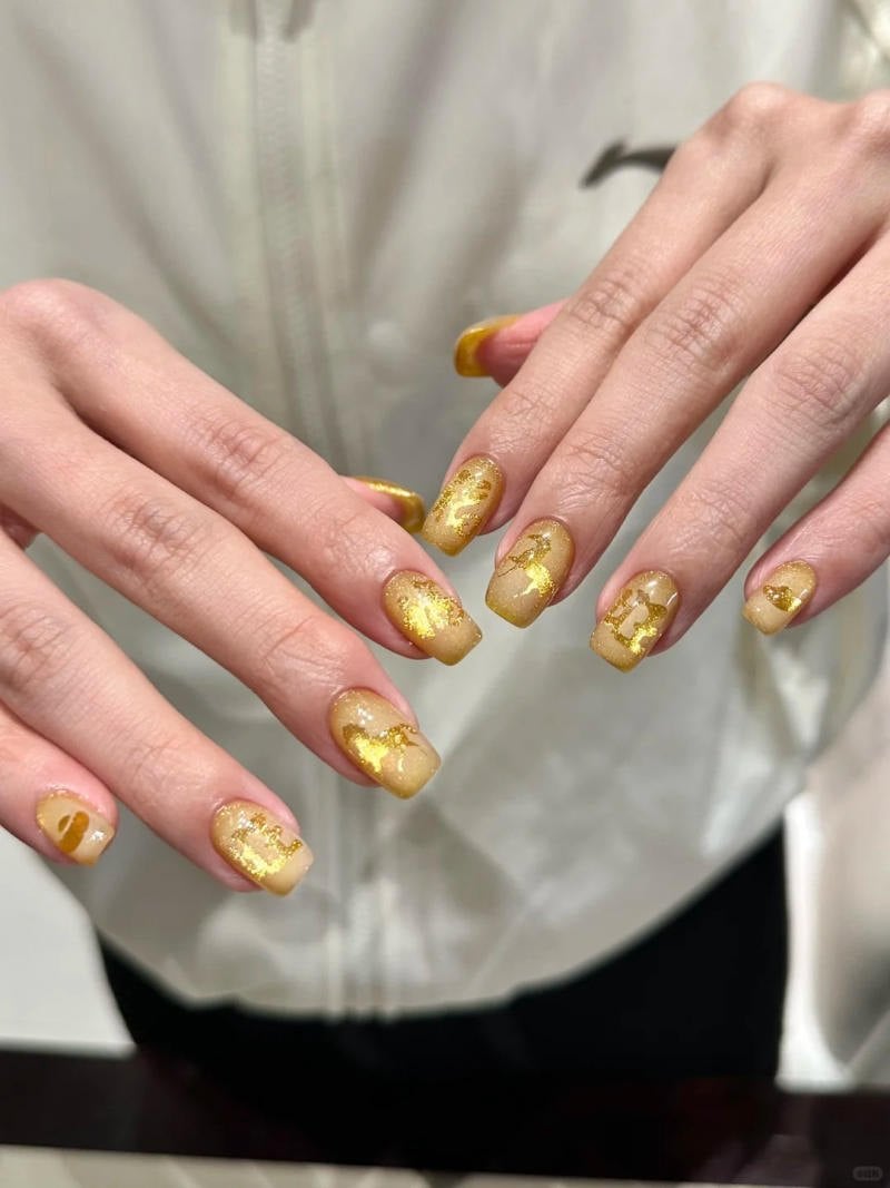 Nail tết dáng ngắn thanh lịch