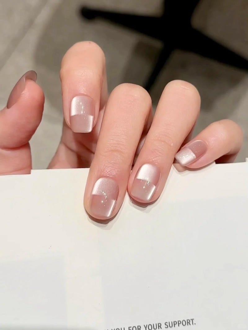 Nail tết dáng ngắn thanh lịch