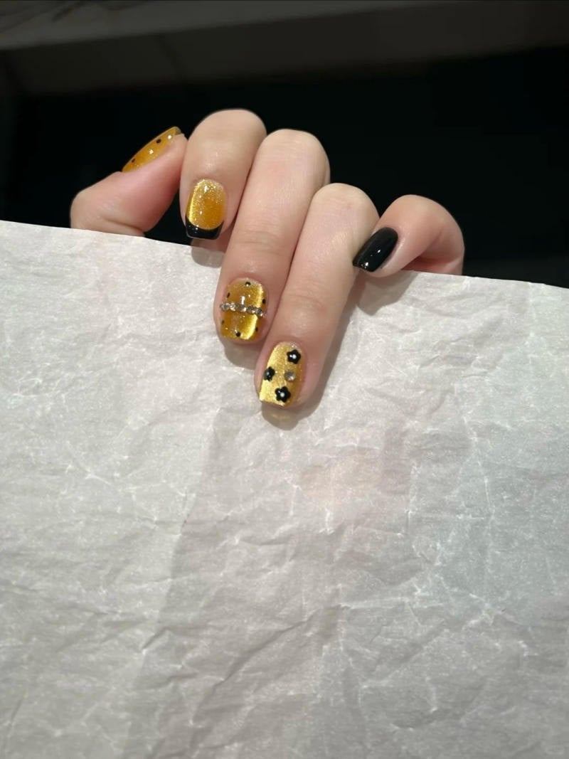 Nail tết dáng ngắn thanh lịch