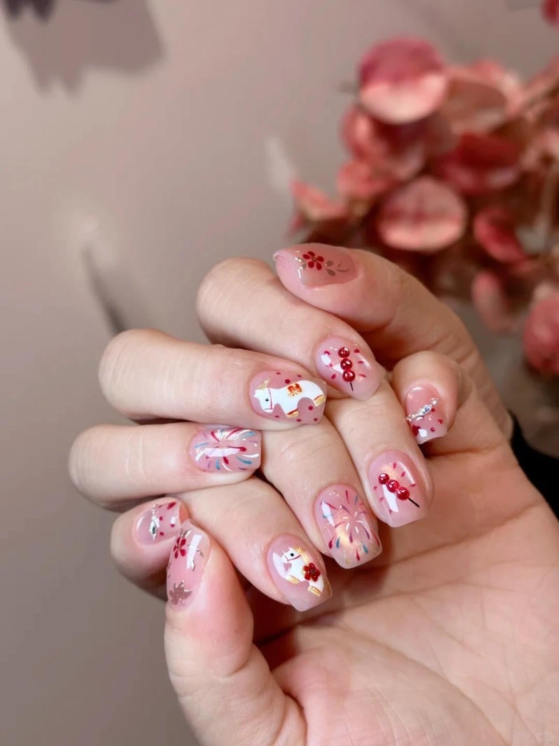 Nail tết dáng ngắn thanh lịch