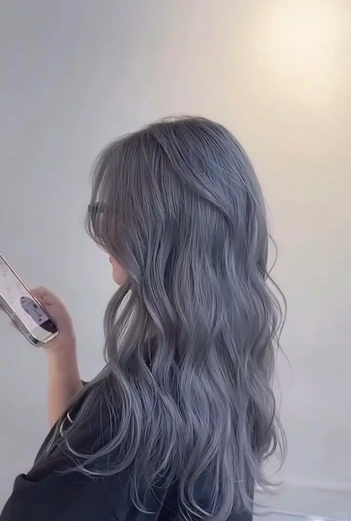 Màu tóc xanh khói