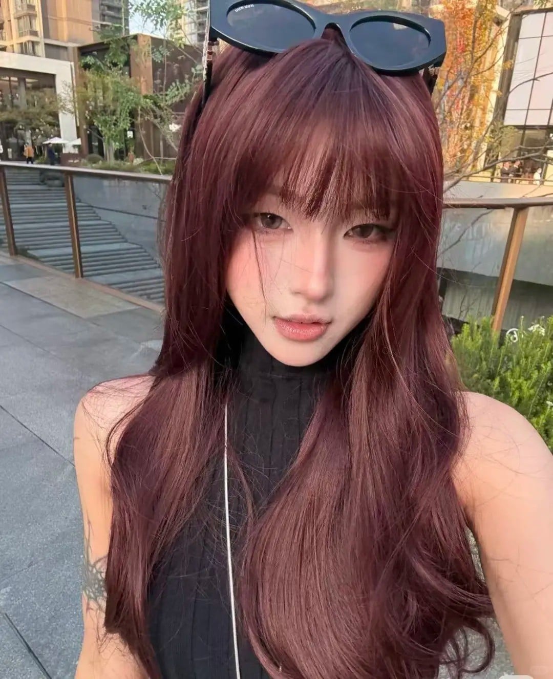 Màu đỏ trầm ánh nâu