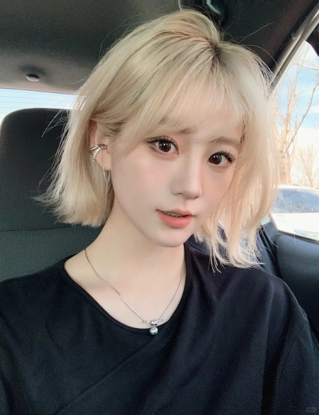 Màu tóc đẹp bạch kim