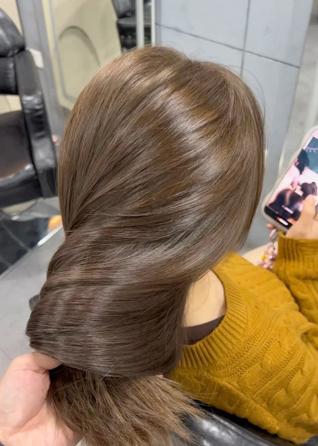 Màu vàng champagne