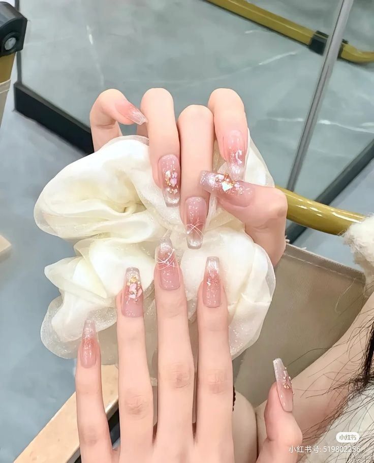 nail loang đá hồng