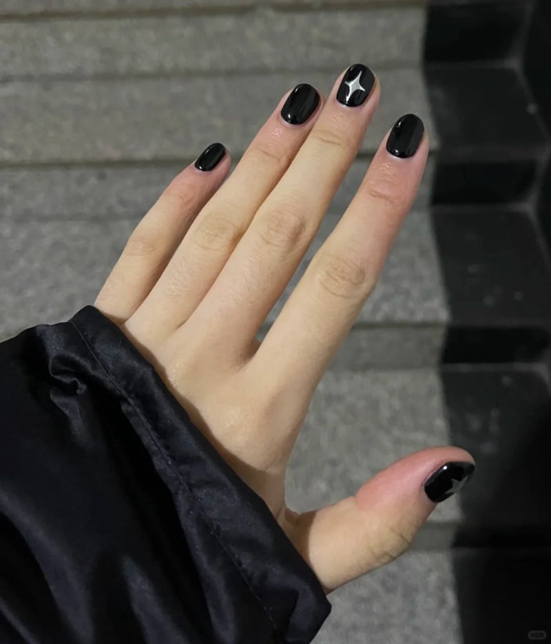 mệnh mộc sơn móng tay màu gì