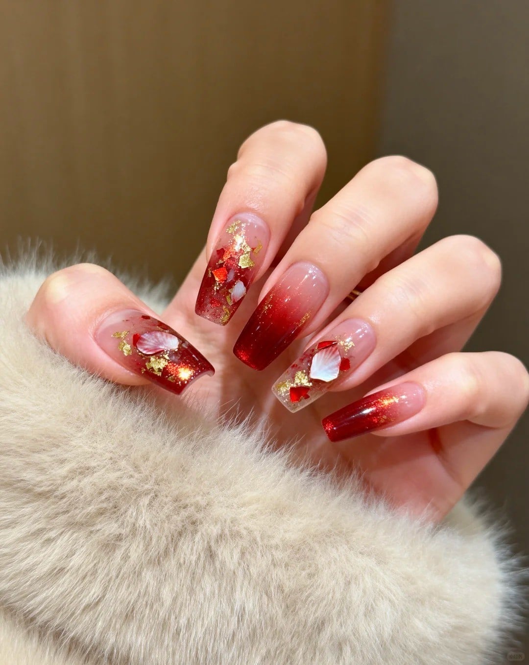 Nail đỏ nhũ lấp lánh