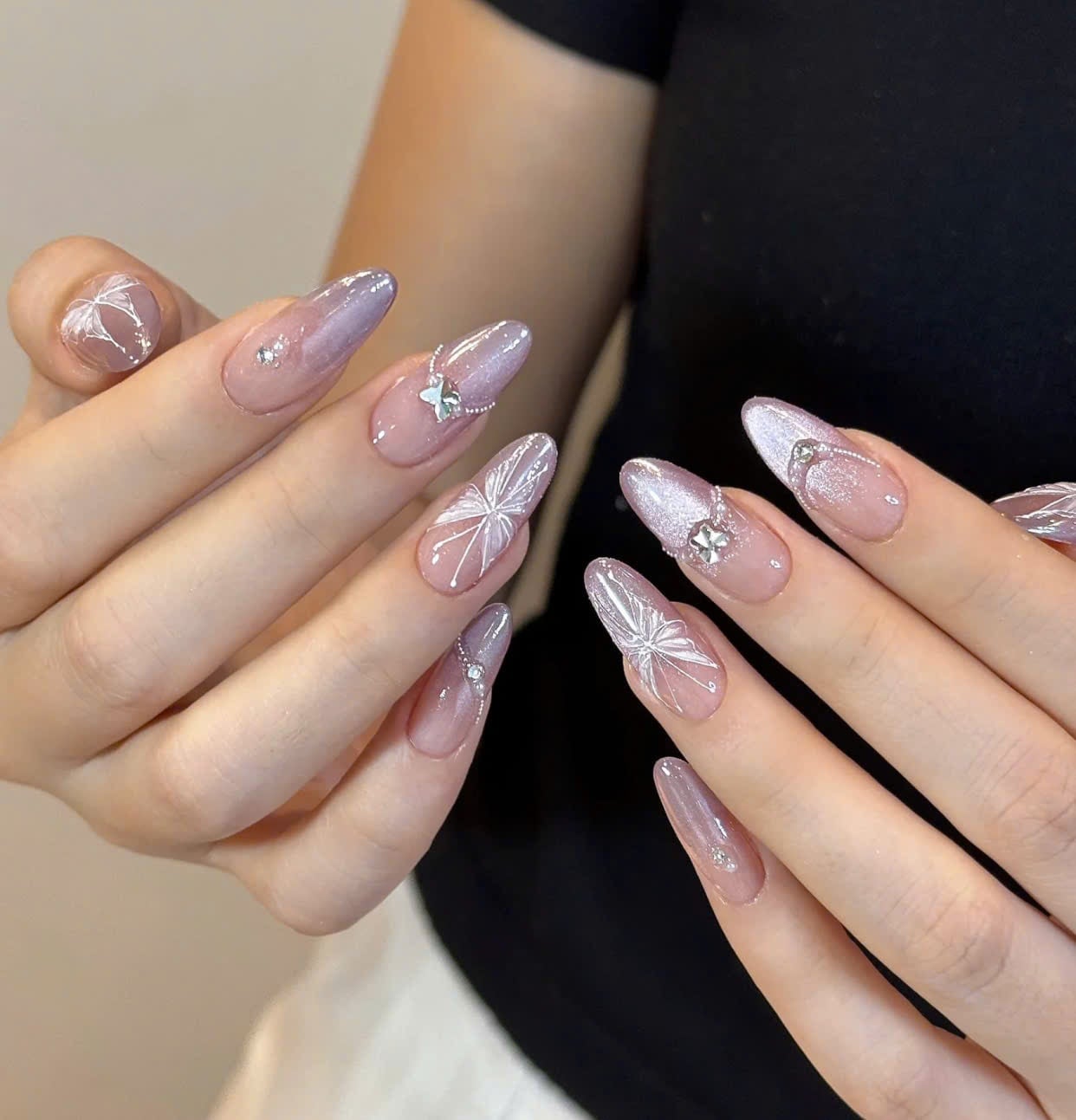 Mẫu nail bướm Ombre & phối màu sáng tạo