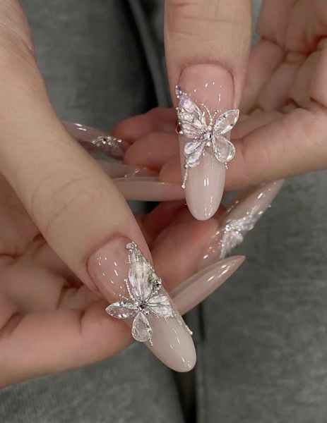 Mẫu nail bướm