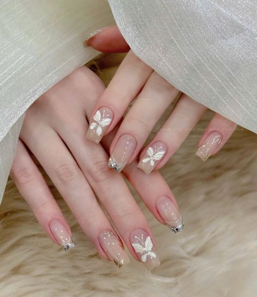 Mẫu nail bướm