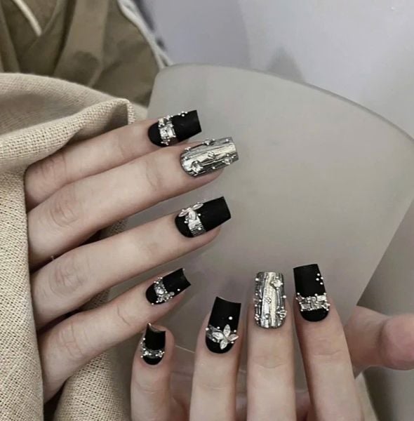 Mẫu nail bướm