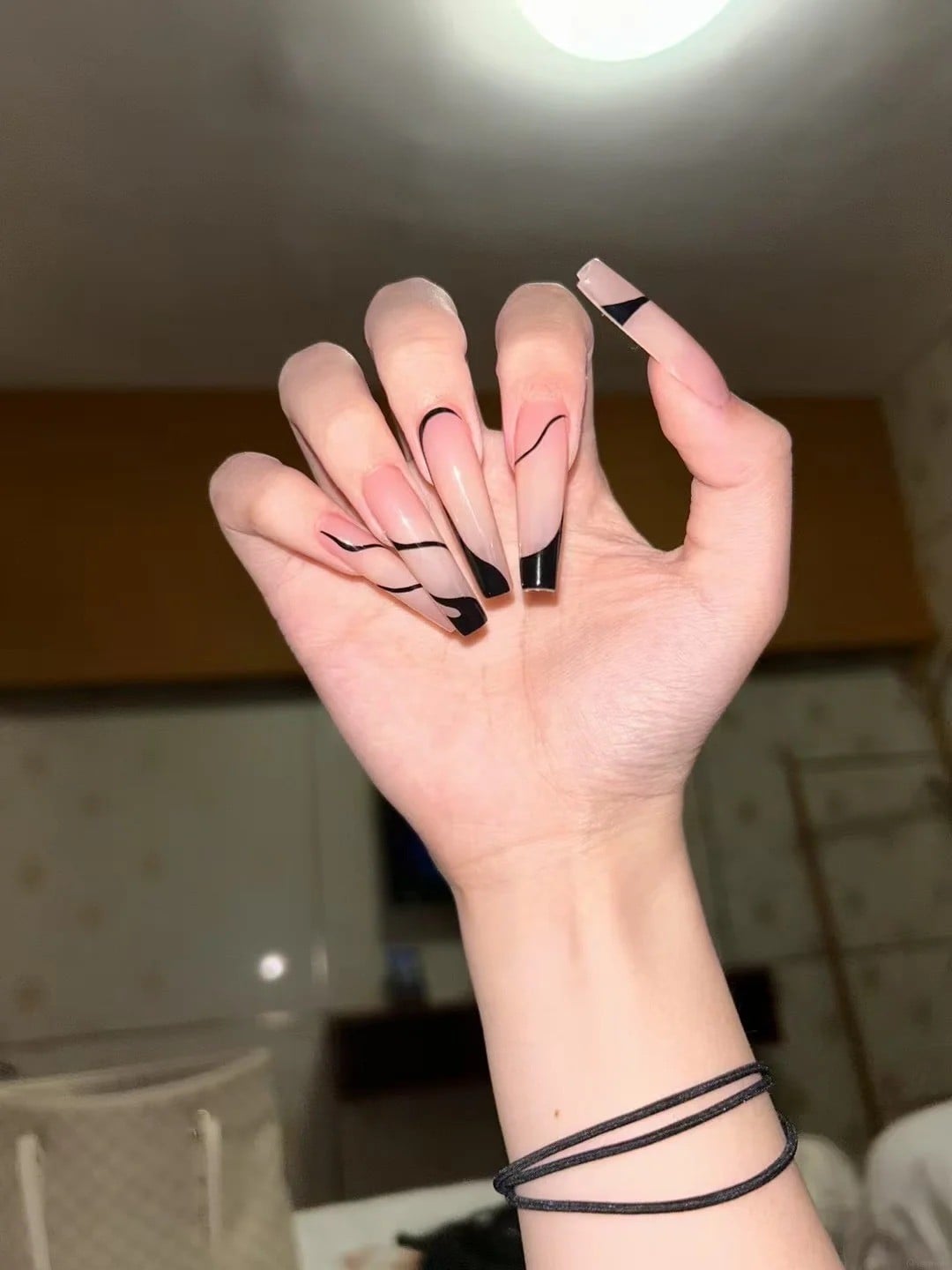 nail đen trắng
