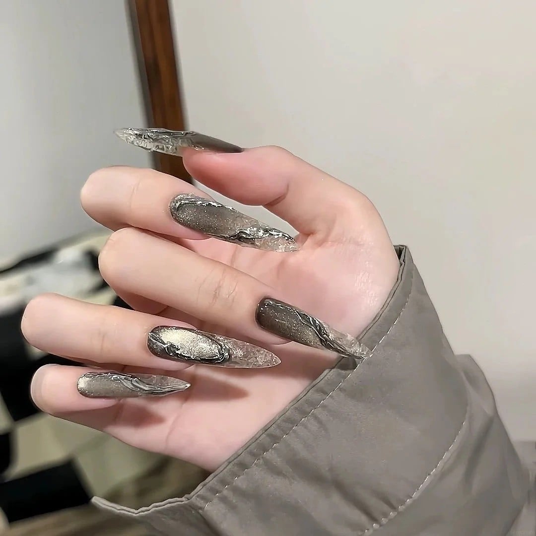 nail đen trắng
