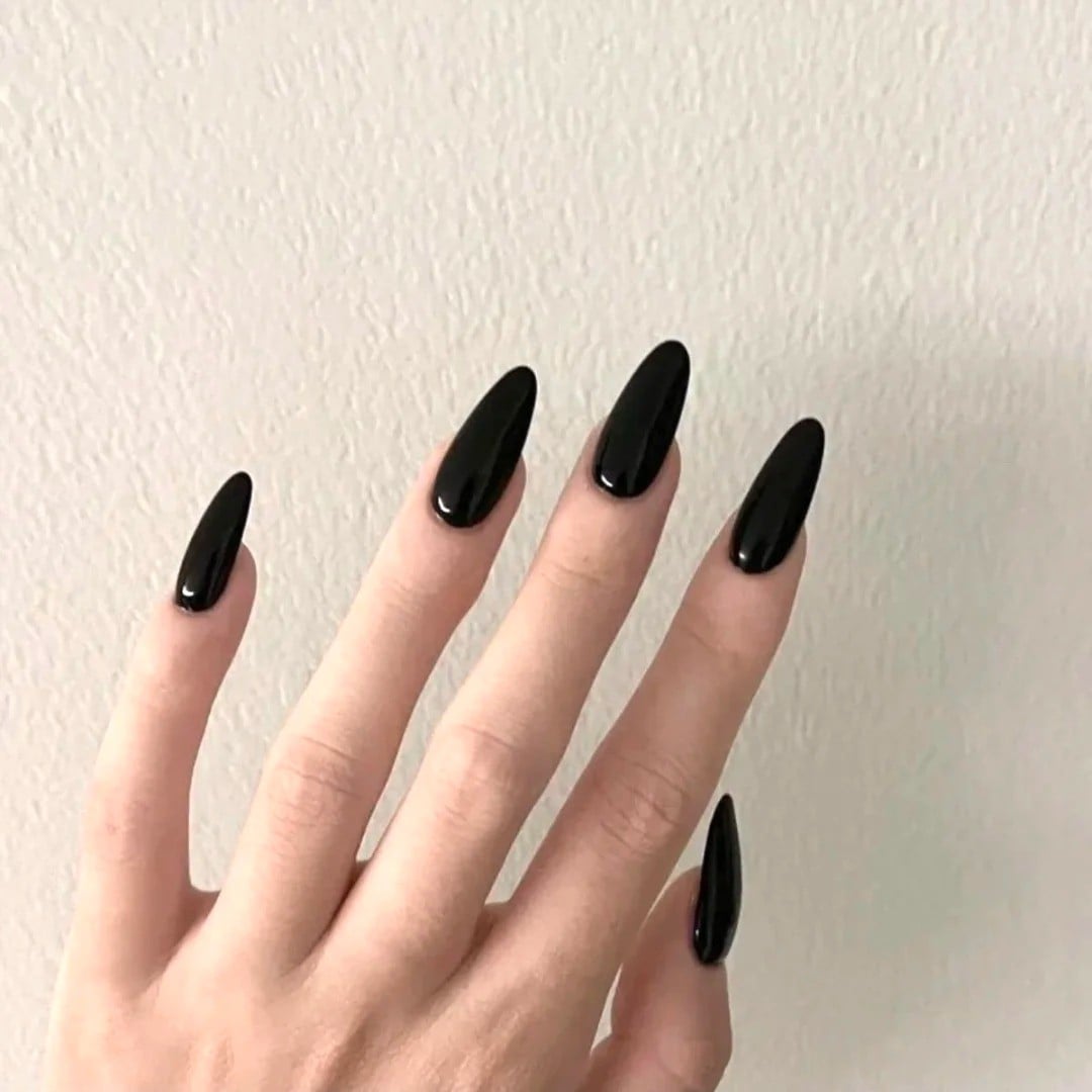 nail đen trắng