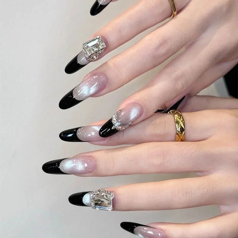 nail đen trắng