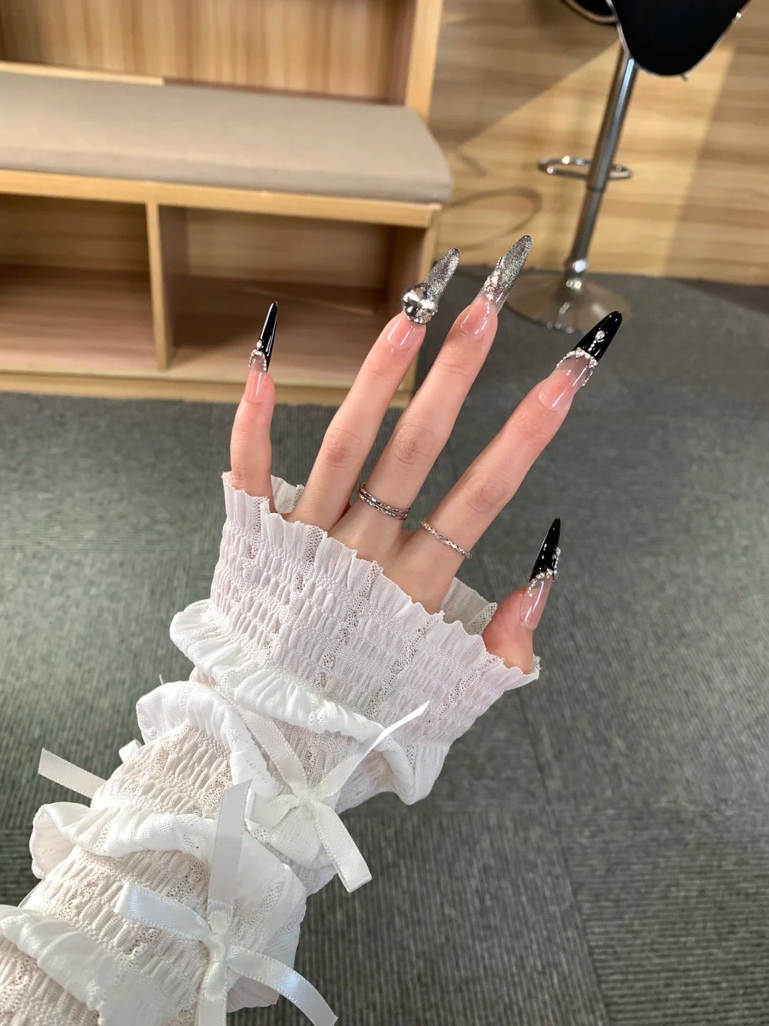 nail đen trắng
