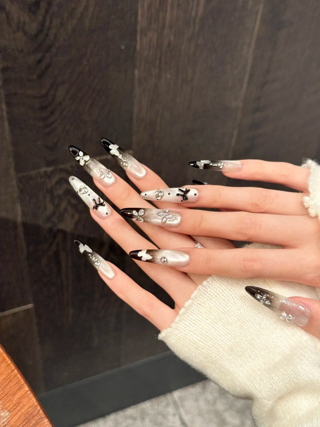 nail đen trắng