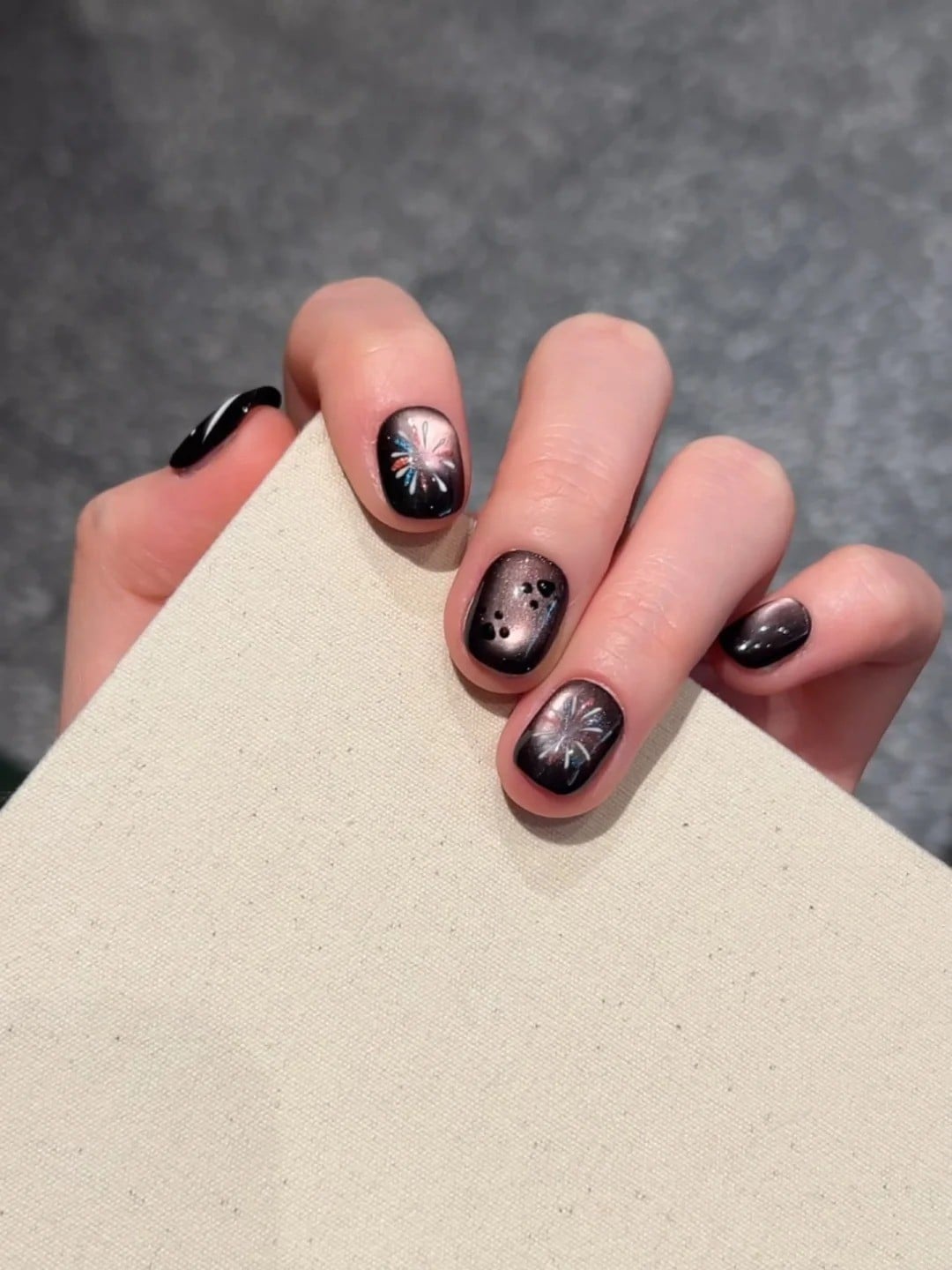 nail đen trắng