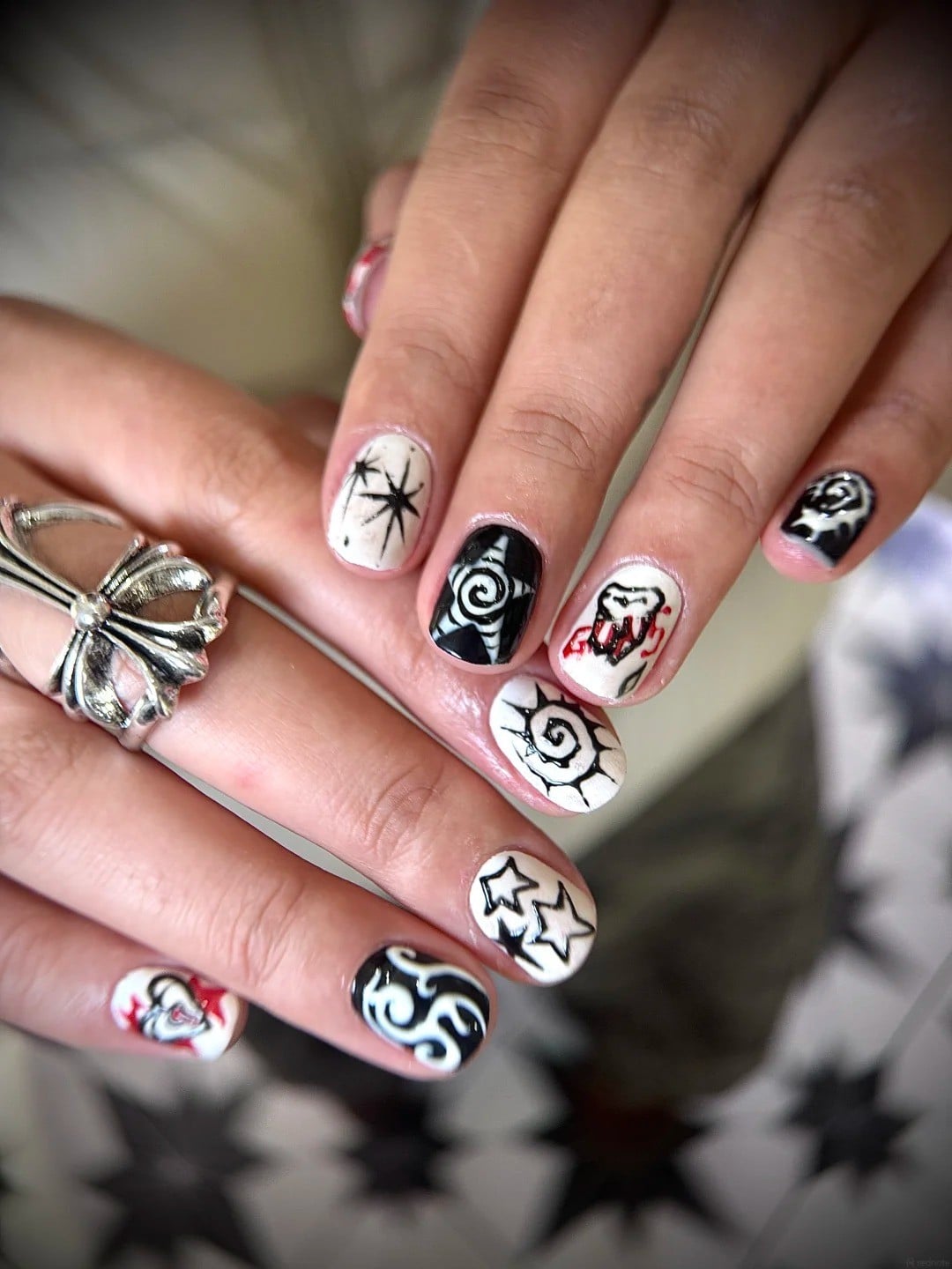 nail đen trắng