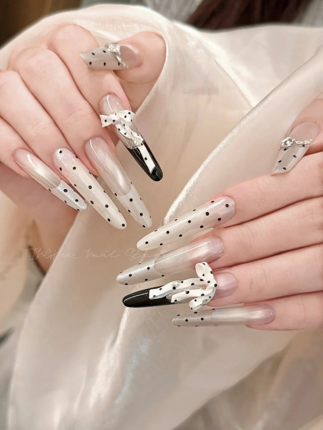 nail đen trắng