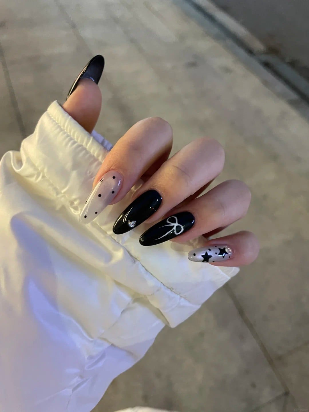 nail đen trắng